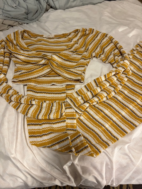 Amanti Tops - Amante Striped Knit Crop Top and Flared Leggings Set in Mustard and White - S